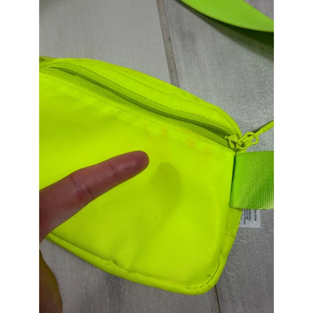 Lululemon Everywhere Belt Bag 1L Electric Lemon Neon Yellow LU9AX2S